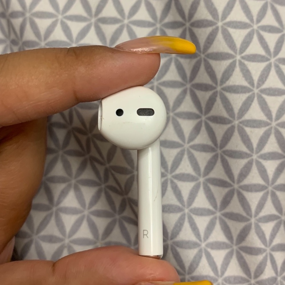 Right AirPod!!